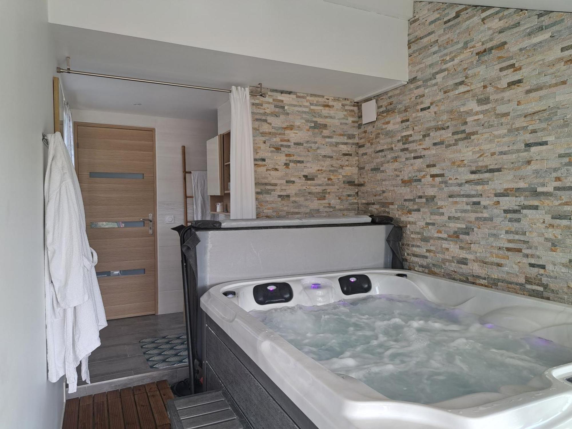 Adorelys Sejour Bien Etre - Spa Et Massage Saint-Cassien  Exteriér fotografie